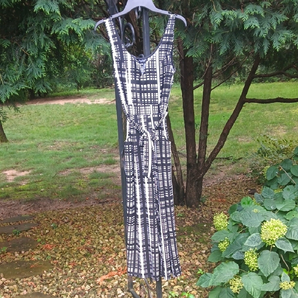 Papillon Black and White Jumpsuit Sz M Cruisewear Vacation Pool